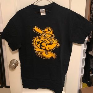 Men’s Winnipeg Goldeyes tee, medium